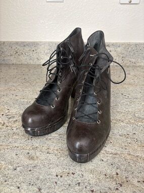 Women’s Lace-Up Platform Ankle Boots in Dark Brown